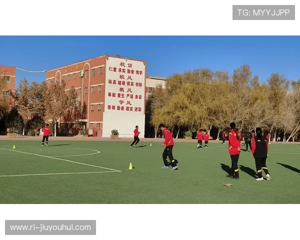 杭州足球裁判培训课程全面开班 提升裁判执法水平 助力足球事业发展